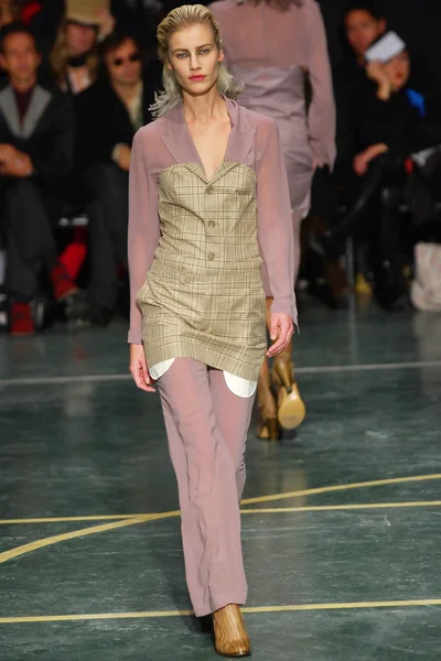 Look 27